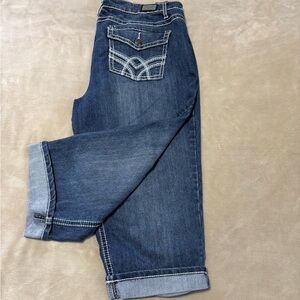 Earl Jeans Plus Size‎ Embroidered Pocket Capris